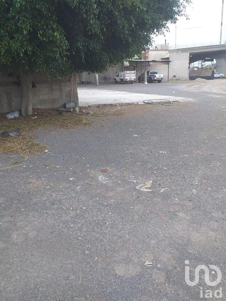 Terreno en Venta. Avenida Constituyentes Poniente. Corregidora, Querétaro