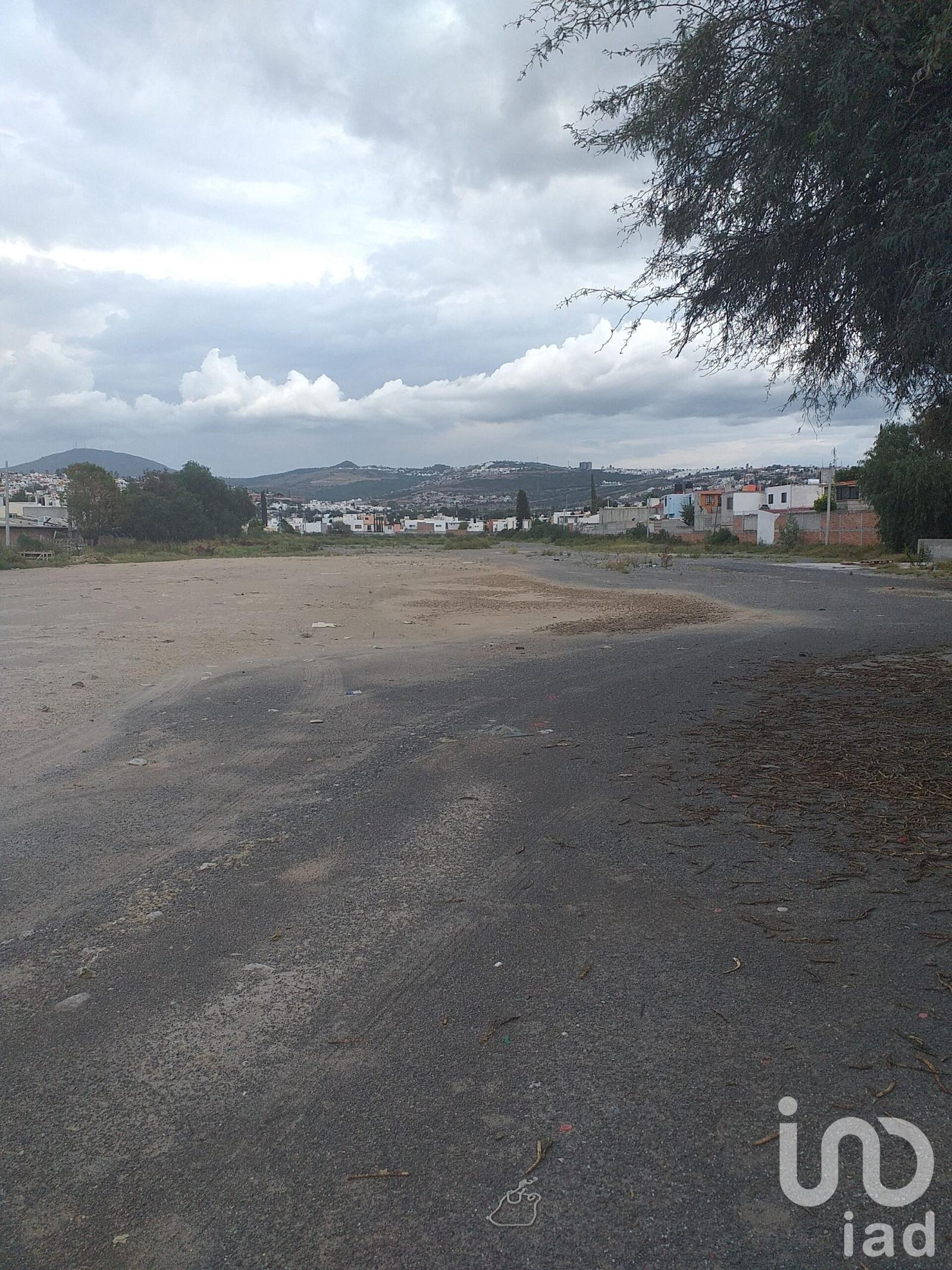 Terreno en Venta. Avenida Constituyentes Poniente. Corregidora, Querétaro