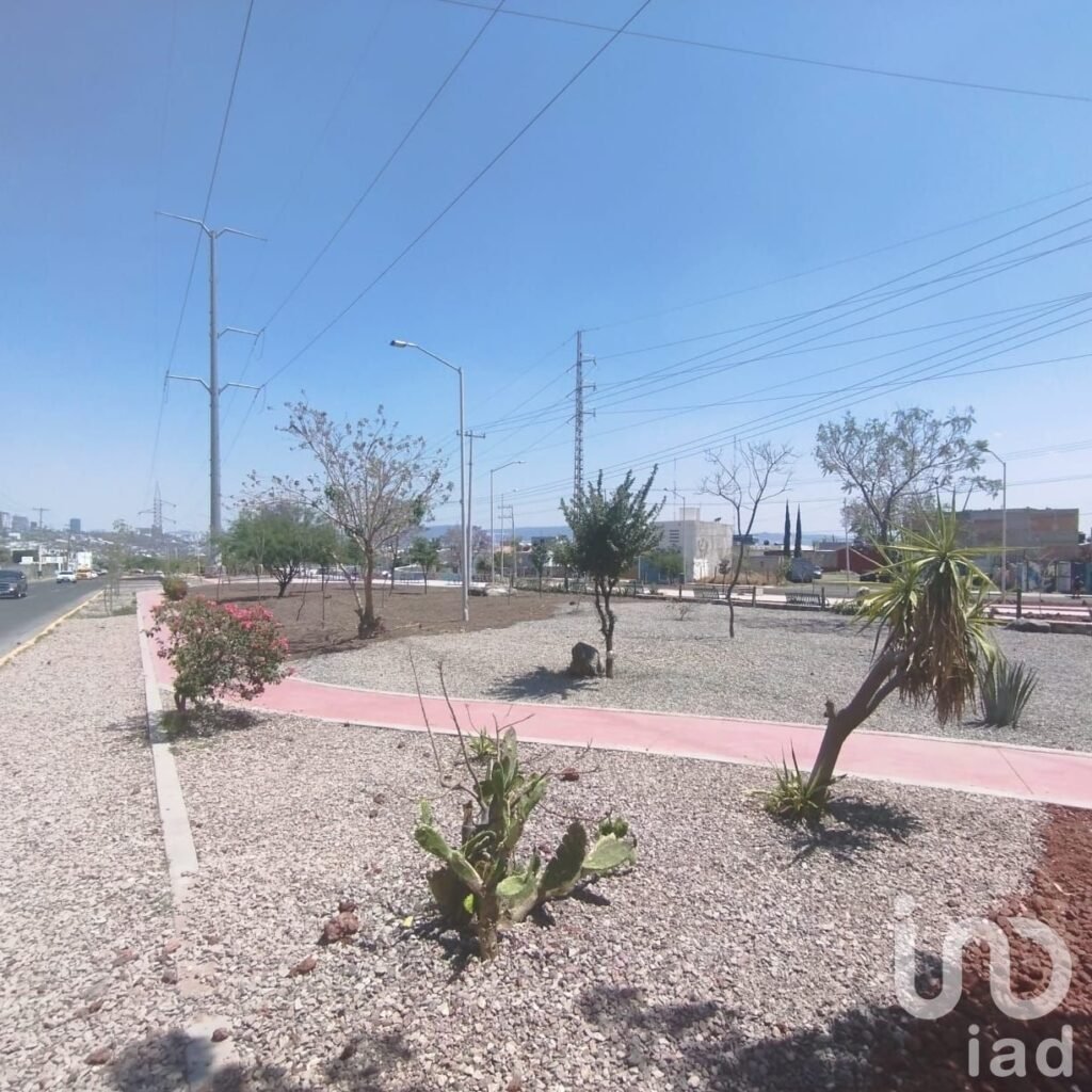 Renta oficina cerca de delegacion Epigmenio Gonzalez, Queretaro