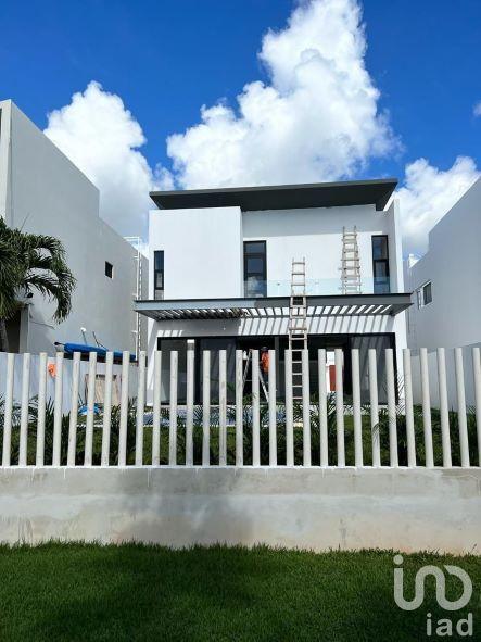 CASA EN VENTA LAGOS DEL SOL - CANCÚN