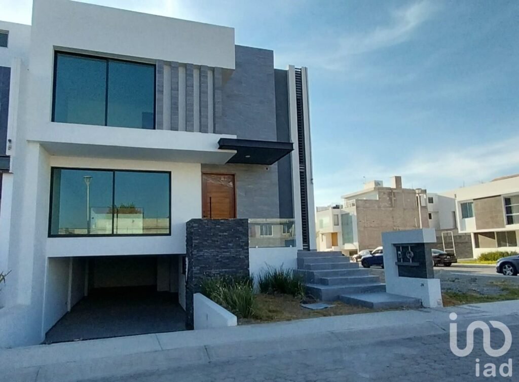 Se vende casa nueva en Mina Calicanto, Zona Plateada, Pachuca, Hidalgo