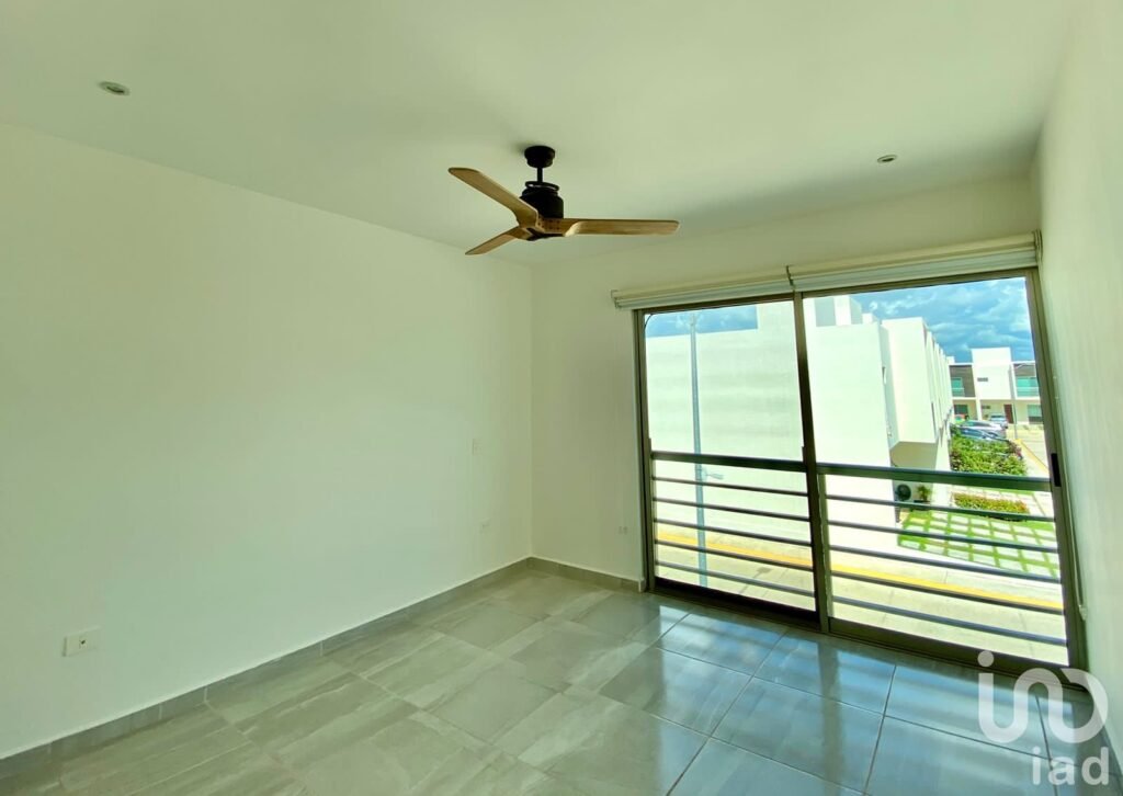 Casa en venta de 3 recámaras en Av Huayacan Cancún Quintana roo