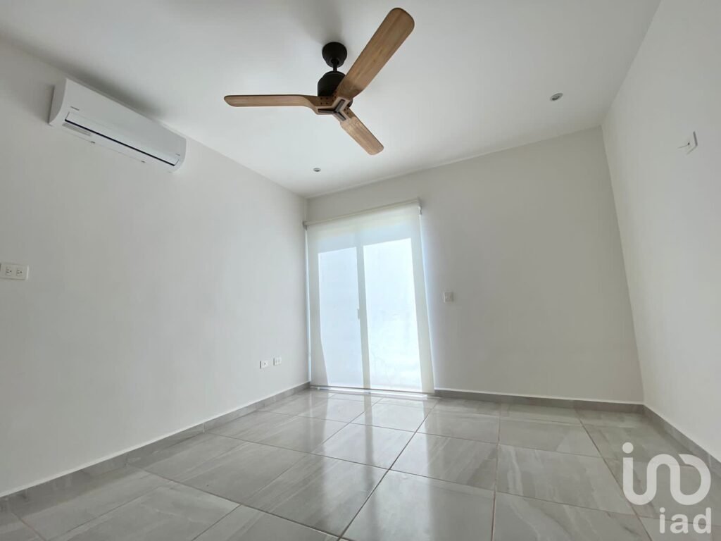 Casa en venta de 3 recámaras en Av Huayacan Cancún Quintana roo