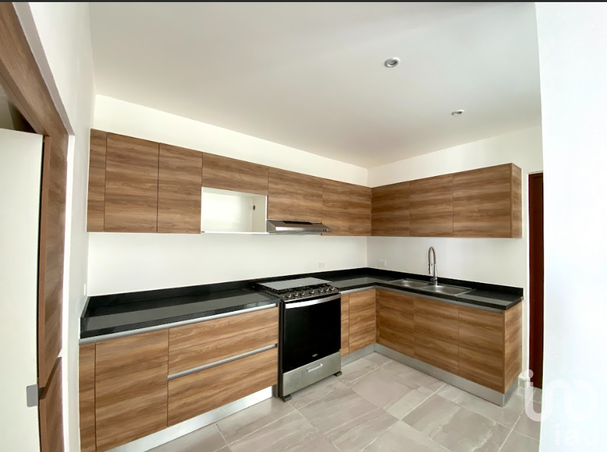 Casa en venta de 3 recámaras en Av Huayacan Cancún Quintana roo