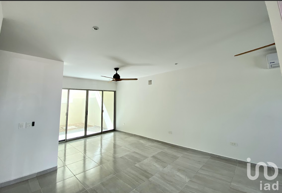 Casa en venta de 3 recámaras en Av Huayacan Cancún Quintana roo