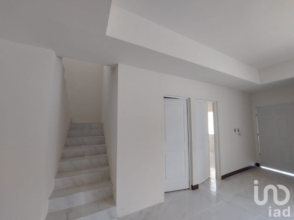 CASA DE 4 RECAMARAS CON TERRENO EXCEDENTE EN PREVENTA, FRACCIONAMIENTO PRIVADO, CD JUAREZ CHIH