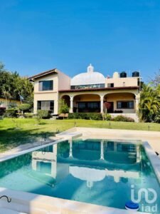 Casa en venta para fin de semana o renta vacacional cerca de Tequesquitengo, Cuernavaca Casa en venta para fin de semana o renta vacacional cerca de Tequesquitengo, Cuernavaca