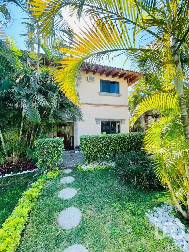 Casa en venta para fin de semana o renta vacacional cerca de Tequesquitengo, Cuernavaca