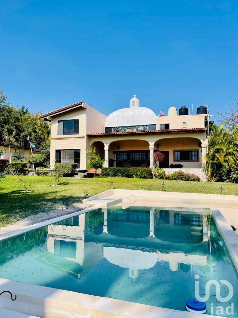 Casa en venta para fin de semana o renta vacacional cerca de Tequesquitengo, Cuernavaca