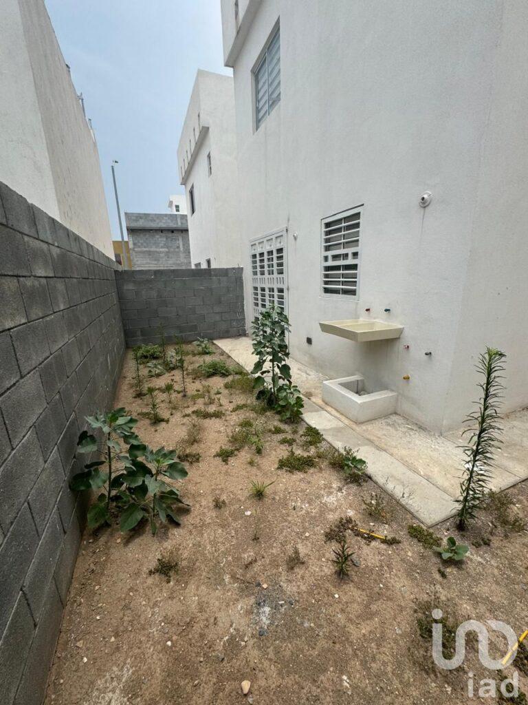 CASA EN VENTA EN SAN MIGUEL DEL PARQUE, ESCOBEDO N.L.