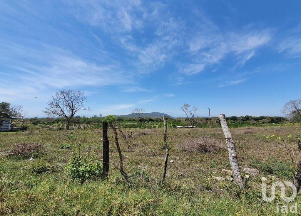 Venta de Terreno Campestre 2 Hectáreas en Mpio. Emiliano Zapata, Ver.