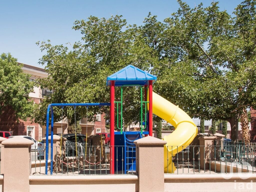 DEPARTAMENTO EQUIPADO EN RENTA EN COMPLEJO CON ALBERCA Y GIMNASIO, CD JUAREZ