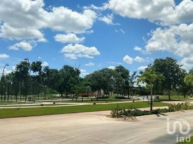 TERRENO EN PRIVADA OASIS DENTRO DEL YUCATAN COUNTRY CLUB