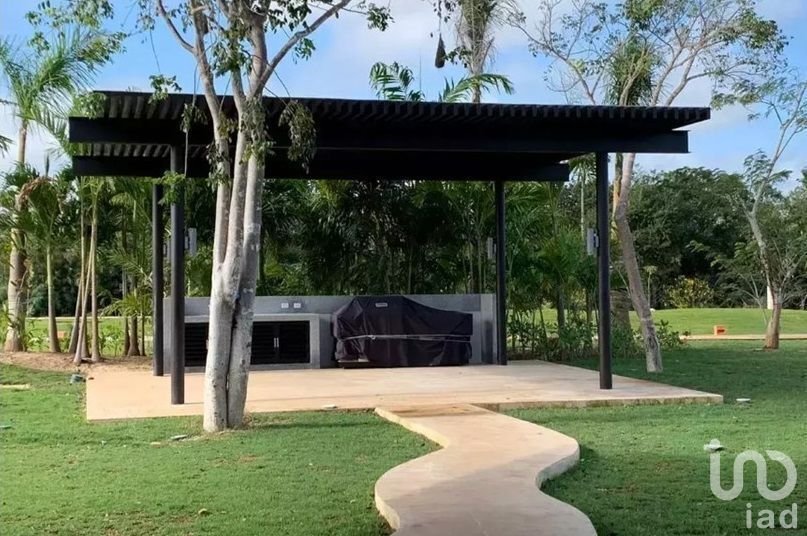 TERRENO EN PRIVADA OASIS DENTRO DEL YUCATAN COUNTRY CLUB