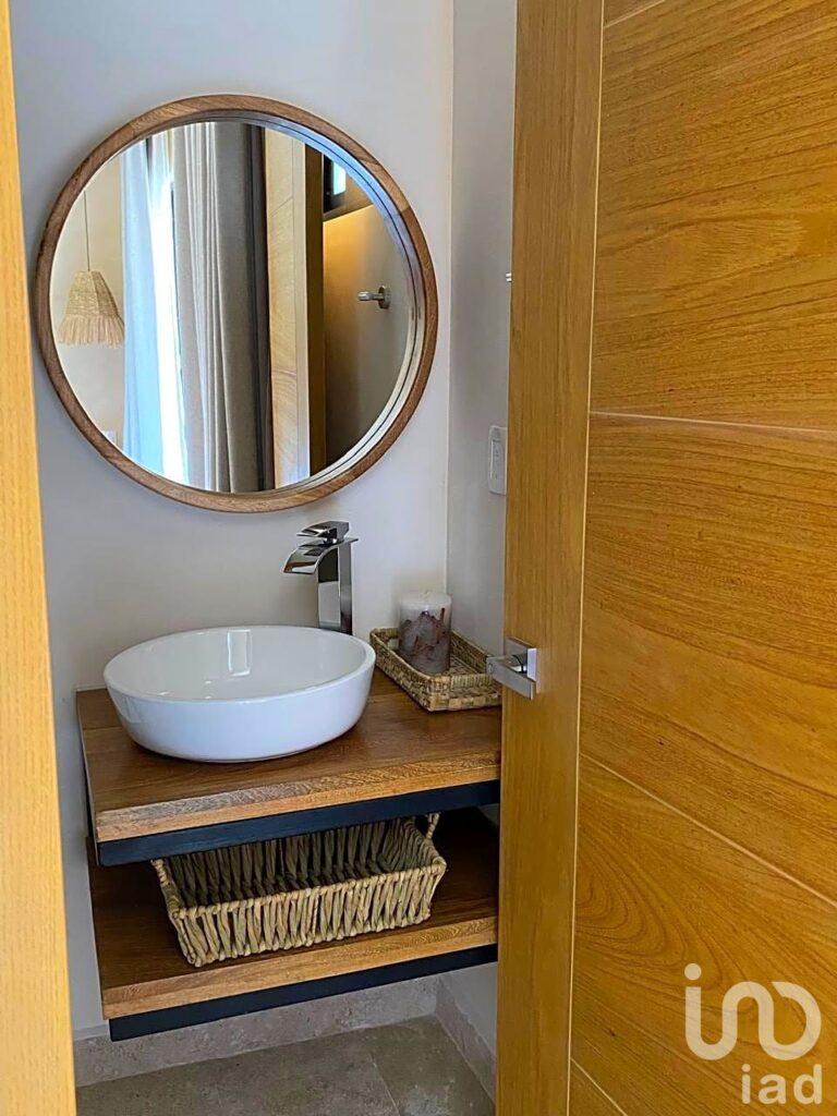 Condo con 53 departamentos y Penthouses en Región 15!