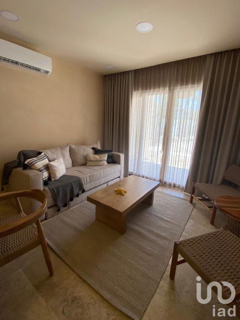 Condo con 53 departamentos y Penthouses en Región 15!