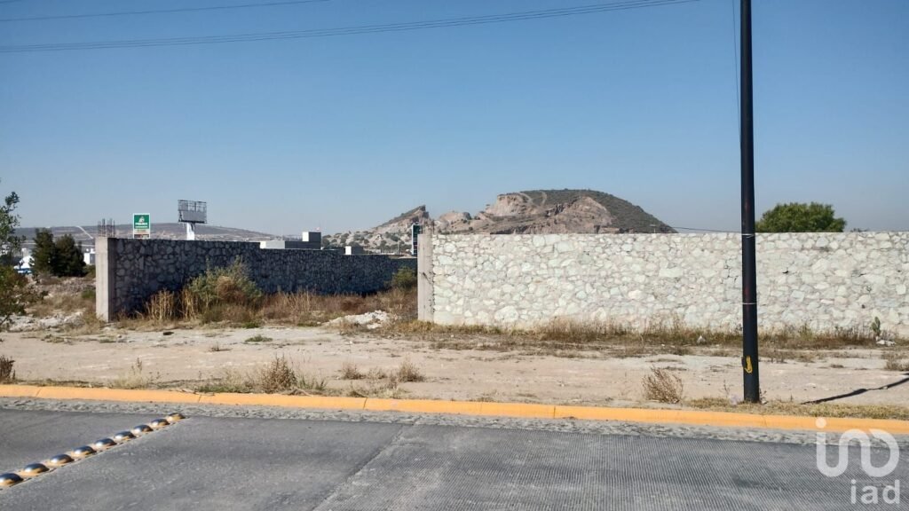 Se vende terreno comercial en la Villas la Concepción, Pachuca, Hidalgo.