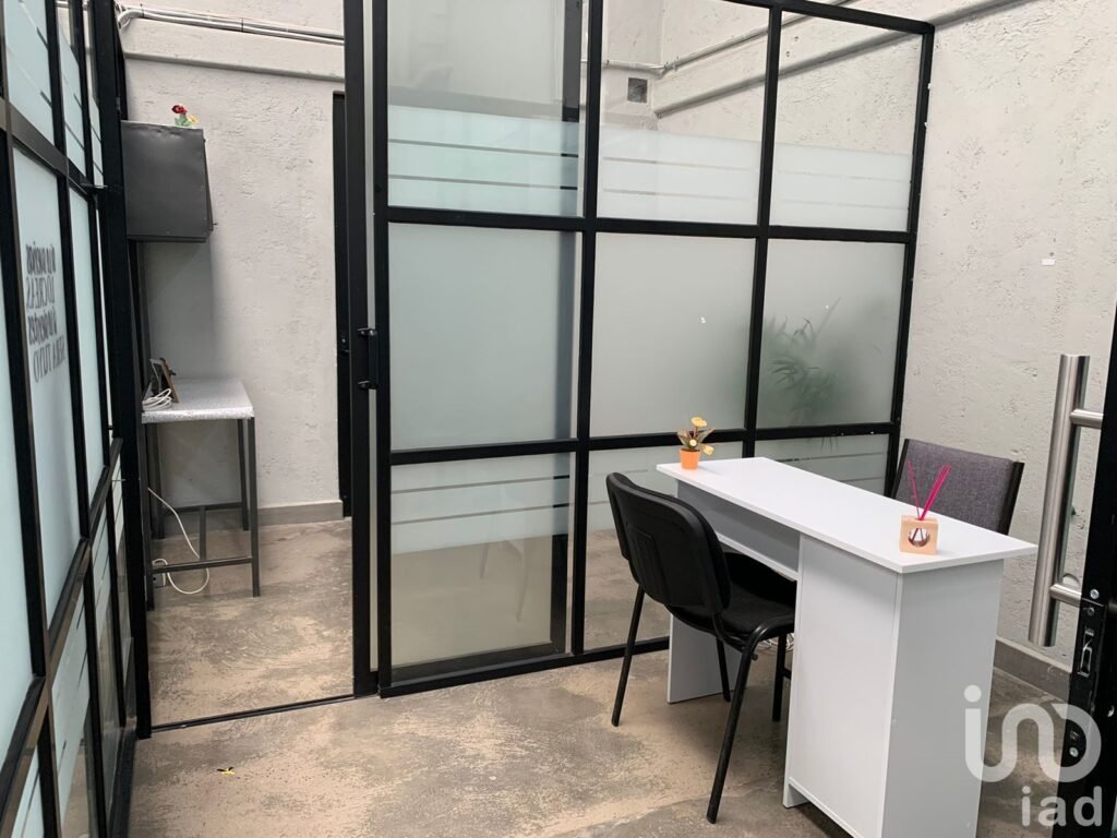 Oficina en Renta sobre carretera 57