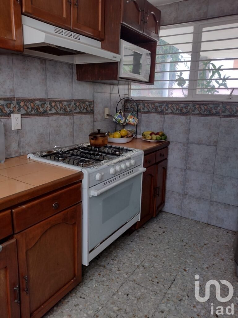 CASA EN VENTA EN CONDOMINIO CON ALBERCA PRIVADA EN CUERNAVACA, MORELOS