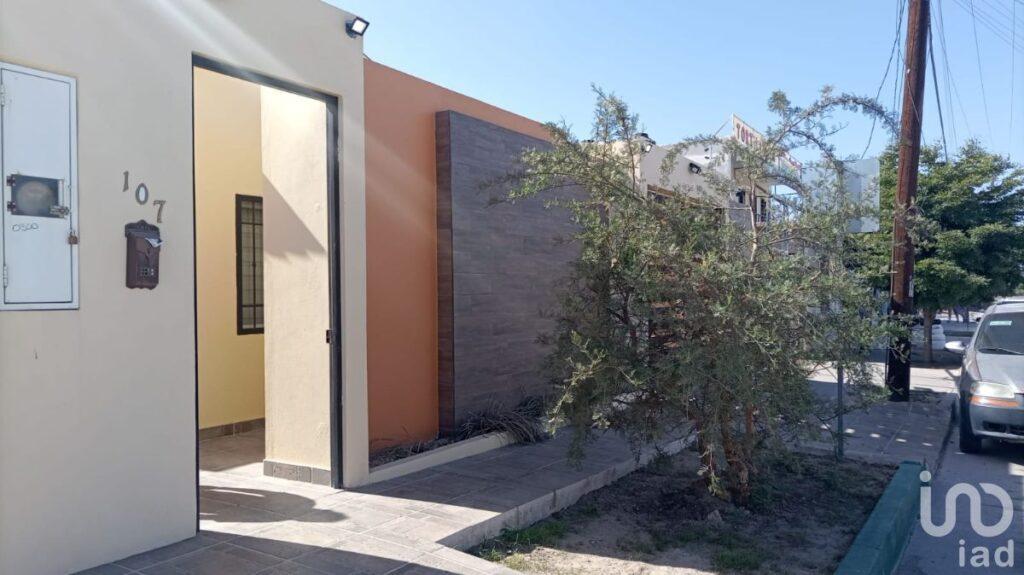 CASA EN VENTA EN FRACCIONAMIENTO LA FUENTE