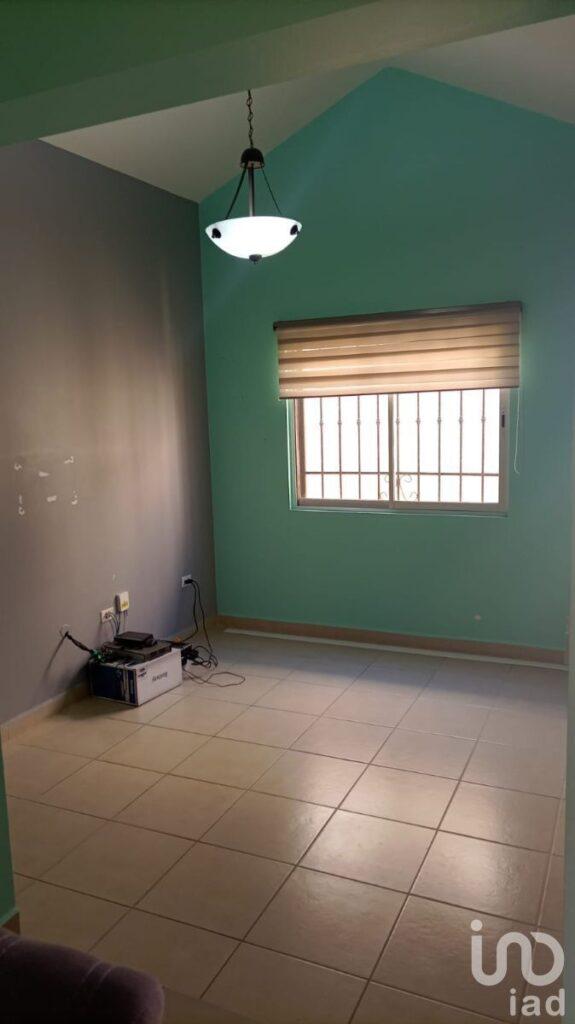 CASA EN VENTA EN FRACCIONAMIENTO LA FUENTE