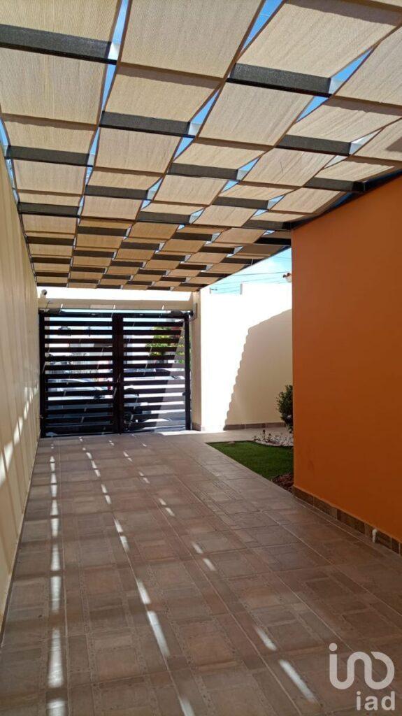 CASA EN VENTA EN FRACCIONAMIENTO LA FUENTE