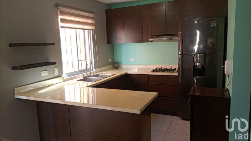 CASA EN VENTA EN FRACCIONAMIENTO LA FUENTE