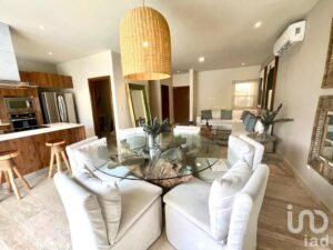 Casa en venta residencial Av Huayacan, Cancun.