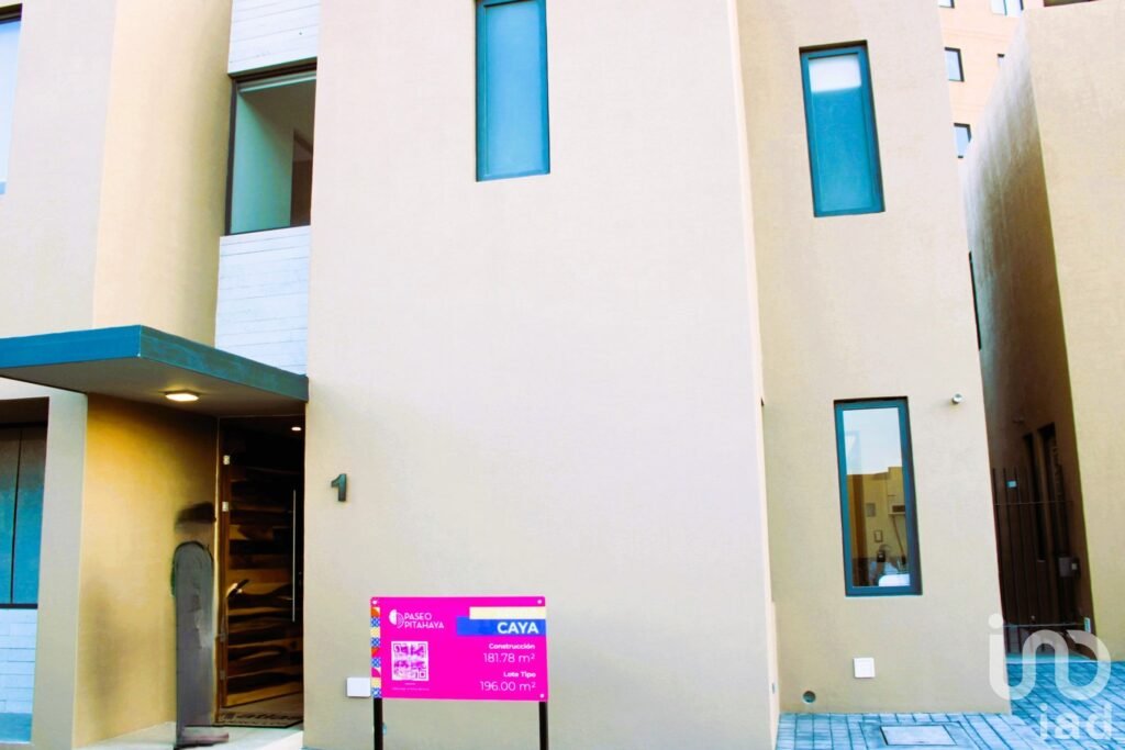 Casa en venta en Paseo Pitahaya, modelo Caya, El Marques, Zibatá, Querétaro.