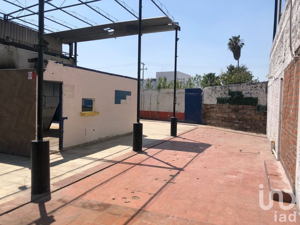 LOCAL AMPLIO EN VENTA  BOULEVARD CELAYA