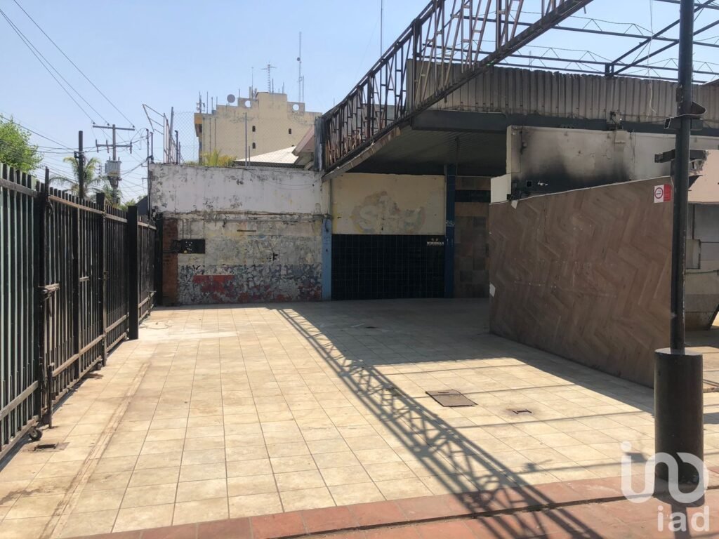 LOCAL AMPLIO EN VENTA  BOULEVARD CELAYA