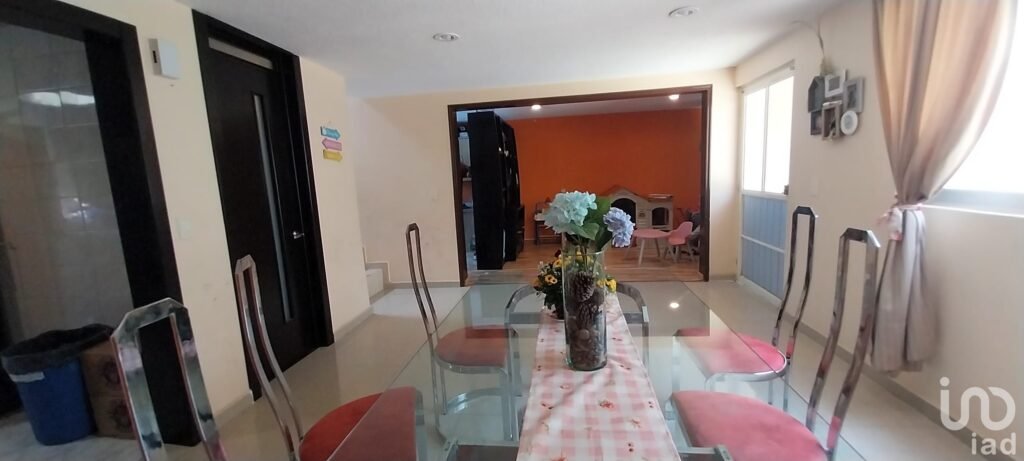 Se vende casa en privada en la Colonia Adolfo López Mateos, Pachuca, Hidalgo.