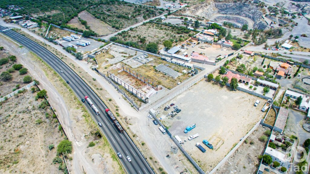 Terreno Industrial sobre carretera San Juan del Rio a Palmillas Queretaro
