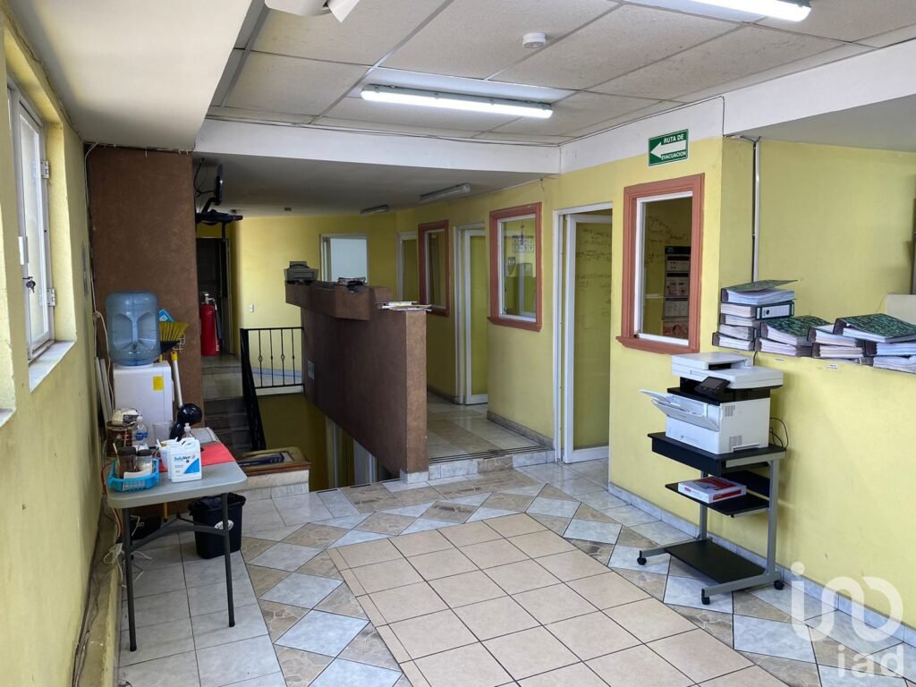 BODEGA CON OFICINAS BOULEVARD CELAYA