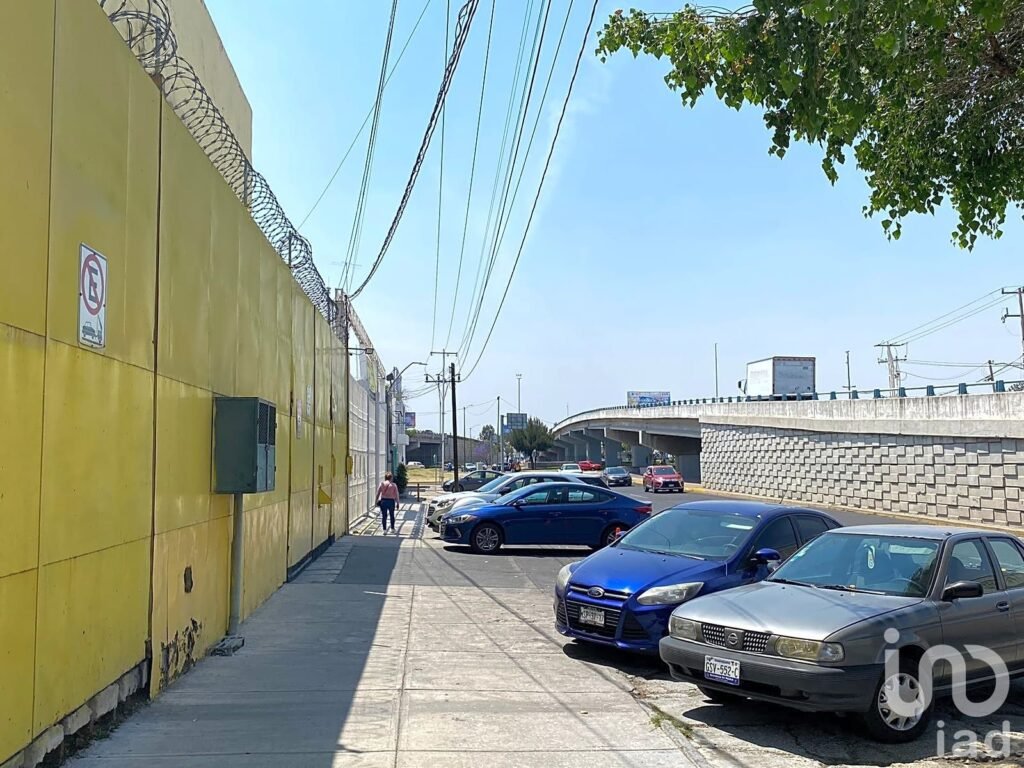 BODEGA CON OFICINAS BOULEVARD CELAYA