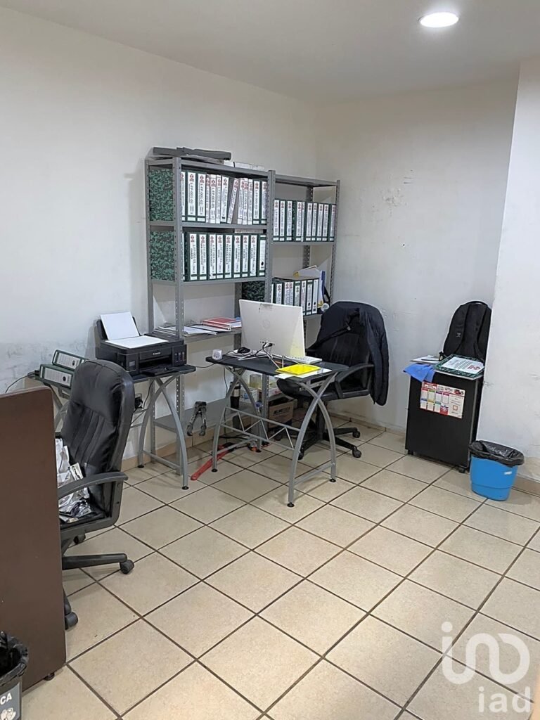 BODEGA CON OFICINAS BOULEVARD CELAYA