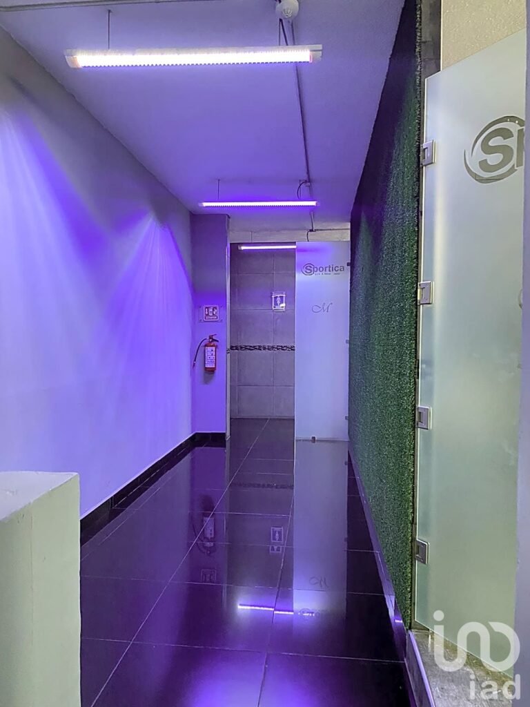 BODEGA CON OFICINAS SHOWROOM BOULEVARD CELAYA