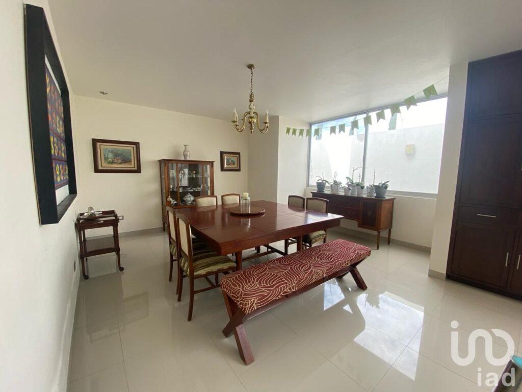 EN VENTA AMPLIA CASA EN CONDOMINIO RUSCELLO, AGUASCALIENTES