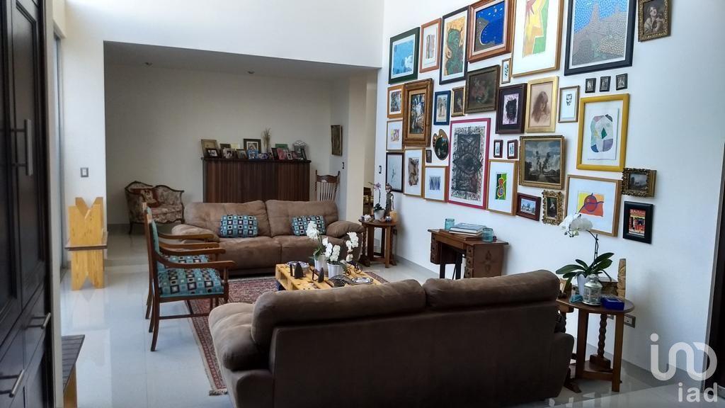 EN VENTA AMPLIA CASA EN CONDOMINIO RUSCELLO, AGUASCALIENTES