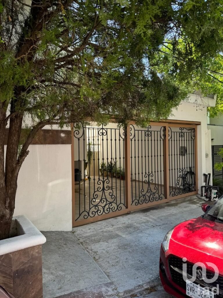 RESIDENCIA EN VENTA EN CONTRY LA SILLA