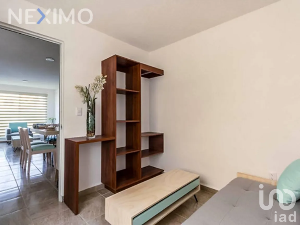 Casa en Venta con Alberca y Seguridad en Condominio en Tezoyuca Morelos