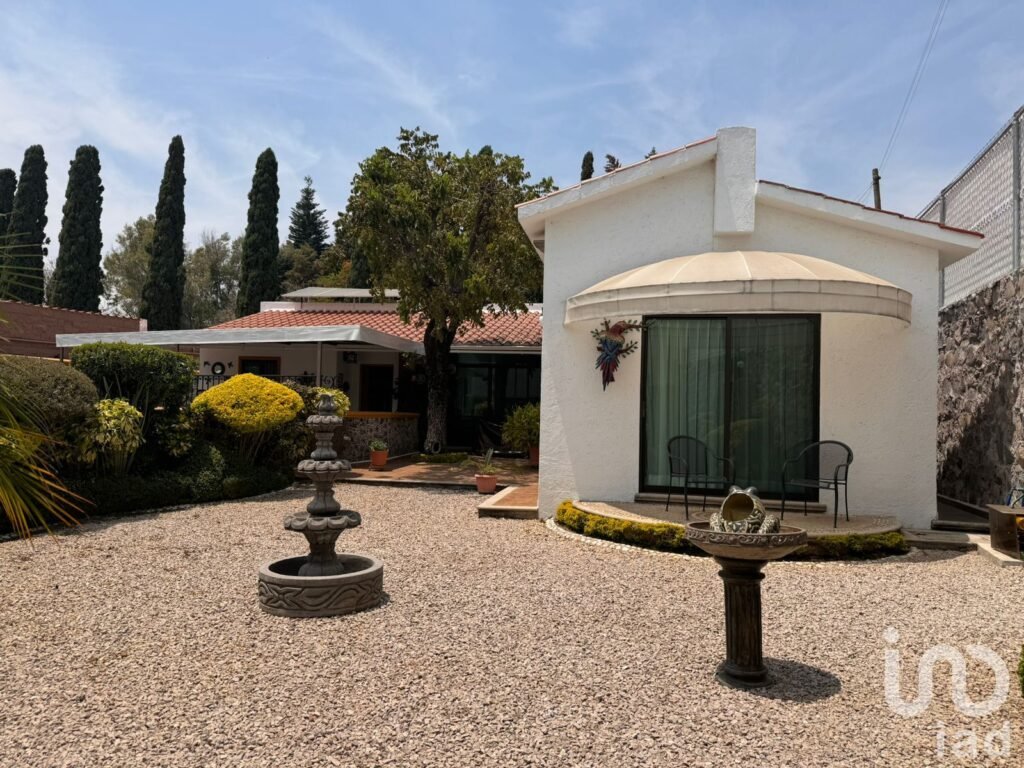 CASA EN VENTA ESCRITURADA EN TEPOZTLÁN, MORELOS, A 3 MINUTOS DE LA CASETA DE TEPOZTLÁN.