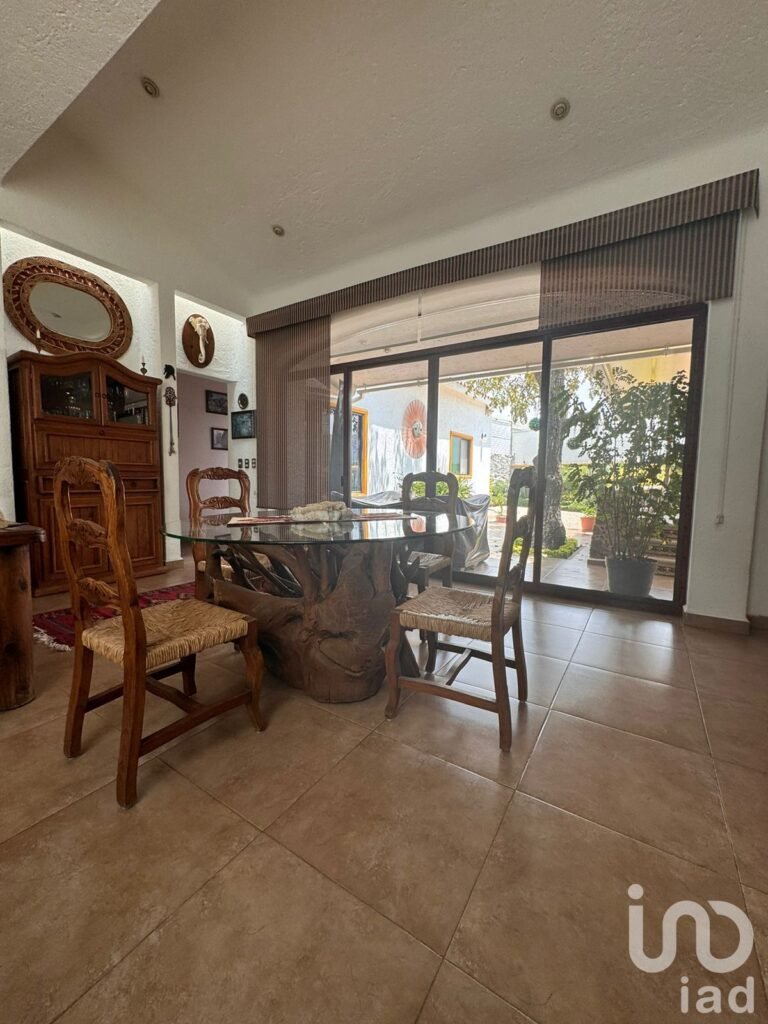 CASA EN VENTA ESCRITURADA EN TEPOZTLÁN, MORELOS, A 3 MINUTOS DE LA CASETA DE TEPOZTLÁN.