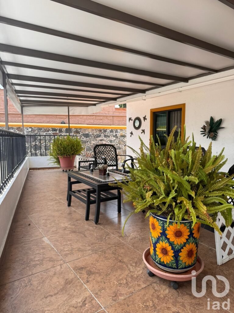 CASA EN VENTA ESCRITURADA EN TEPOZTLÁN, MORELOS, A 3 MINUTOS DE LA CASETA DE TEPOZTLÁN.
