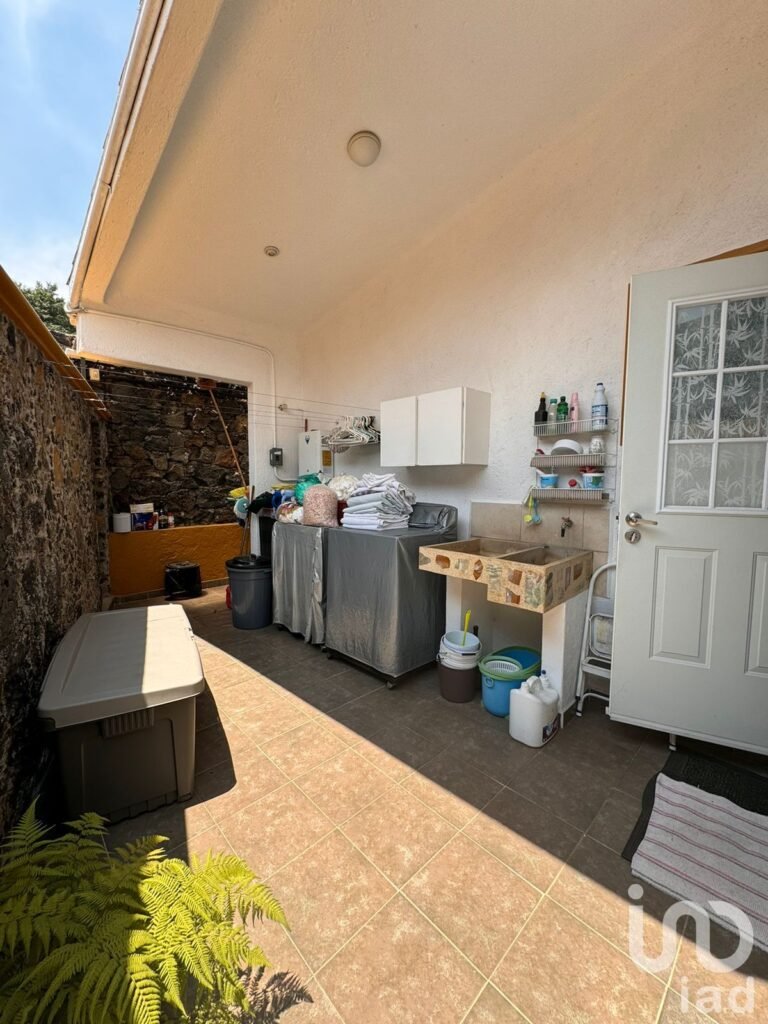 CASA EN VENTA ESCRITURADA EN TEPOZTLÁN, MORELOS, A 3 MINUTOS DE LA CASETA DE TEPOZTLÁN.