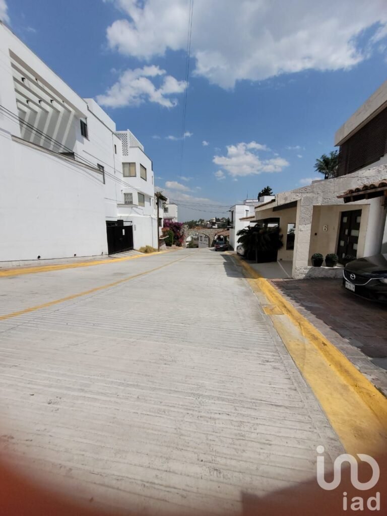 Terreno en venta en privada con vigilancia en Lomas de Tecamachalco, Huixquilucan