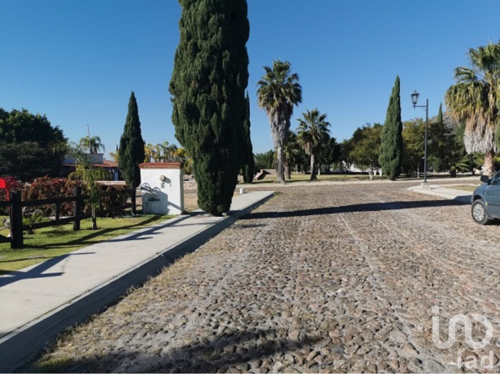 FRACCIONAMIENTO JARDINES DE LA PEÑA, BERNAL.