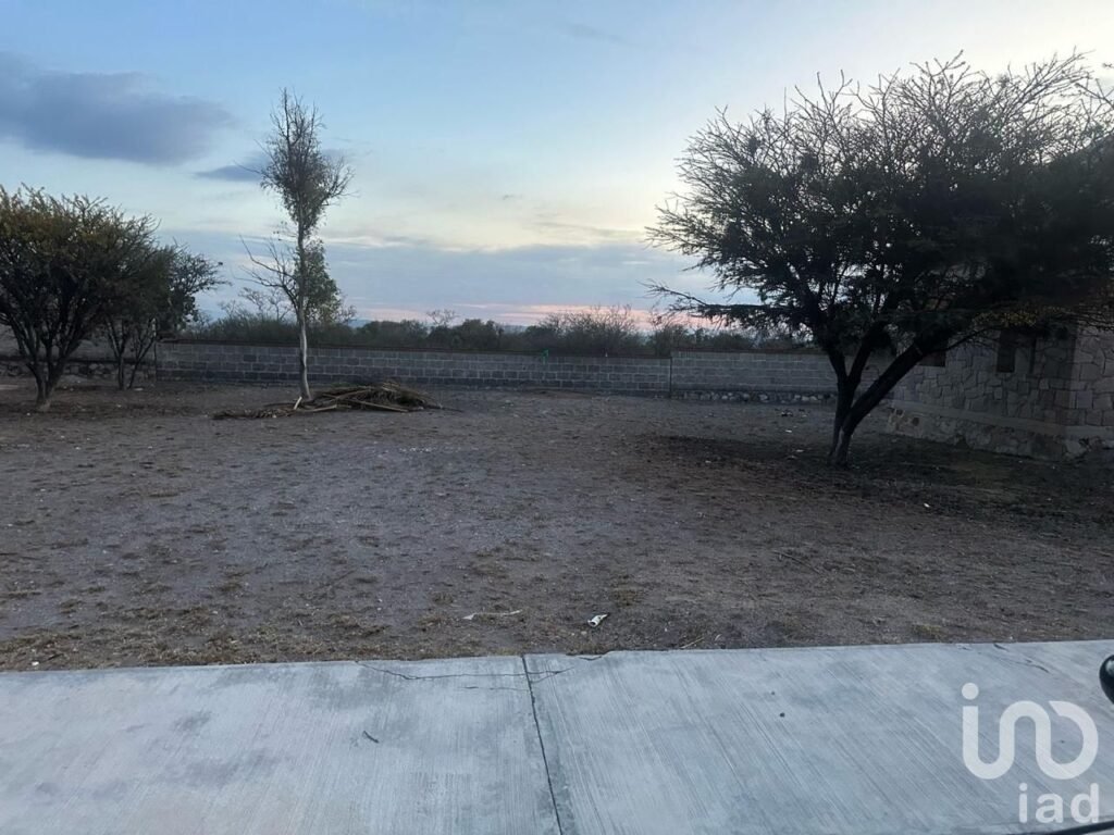 FRACCIONAMIENTO JARDINES DE LA PEÑA, BERNAL.