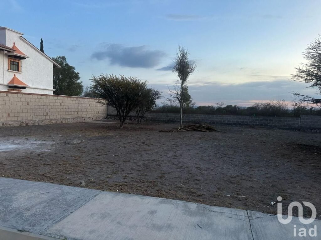 FRACCIONAMIENTO JARDINES DE LA PEÑA, BERNAL.