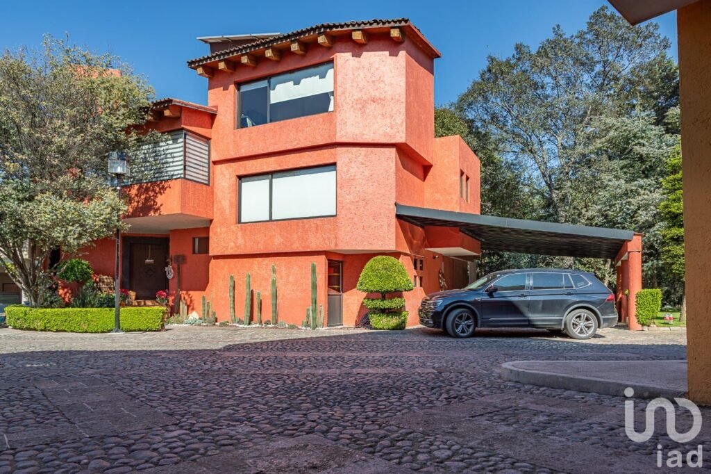 Casa en Venta con vigilancia a 15 minutos de Santa Fe, Cuajimalpa, CDMX